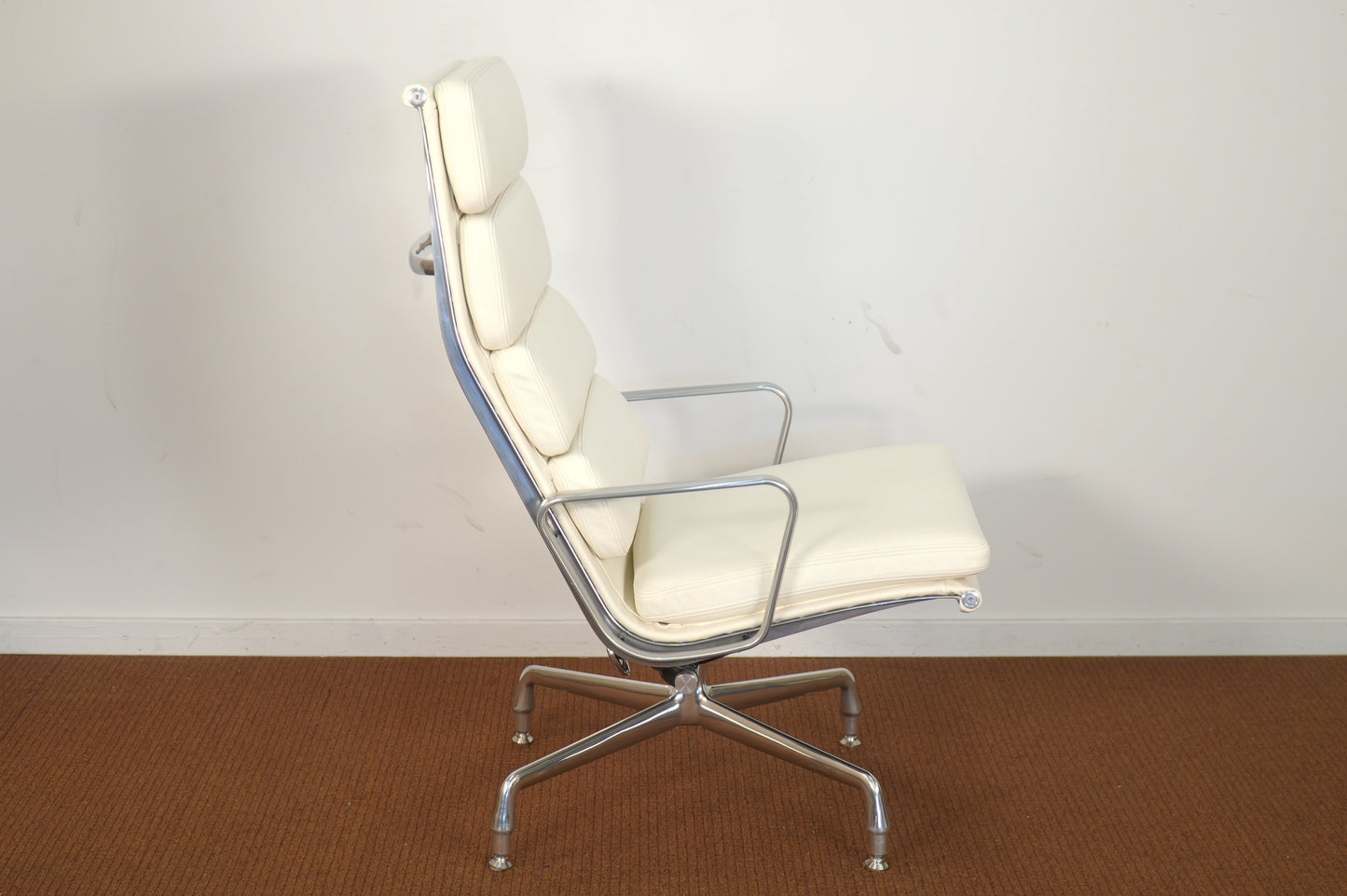 Eames Aluminum Group Soft Pad High Back Lounge Chair and Ottoman Herman Miller 4 Pad