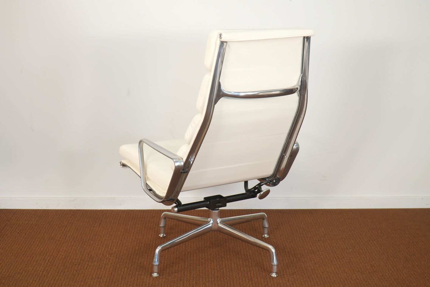 Eames Aluminum Group Soft Pad High Back Lounge Chair and Ottoman Herman Miller 4 Pad