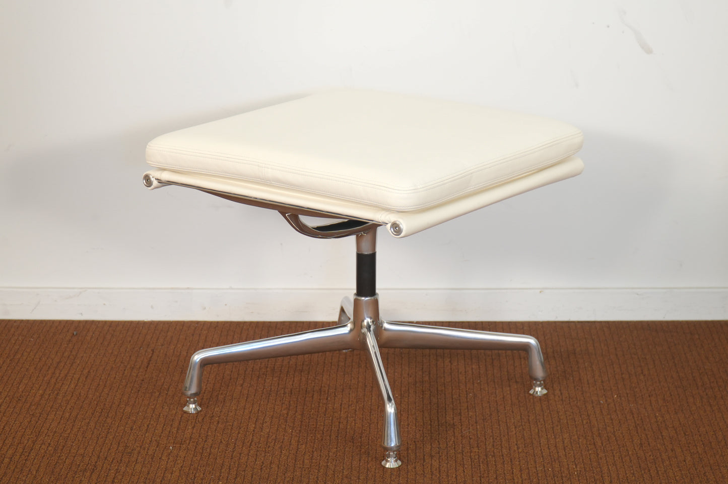 Eames Aluminum Group Soft Pad High Back Lounge Chair and Ottoman Herman Miller 4 Pad