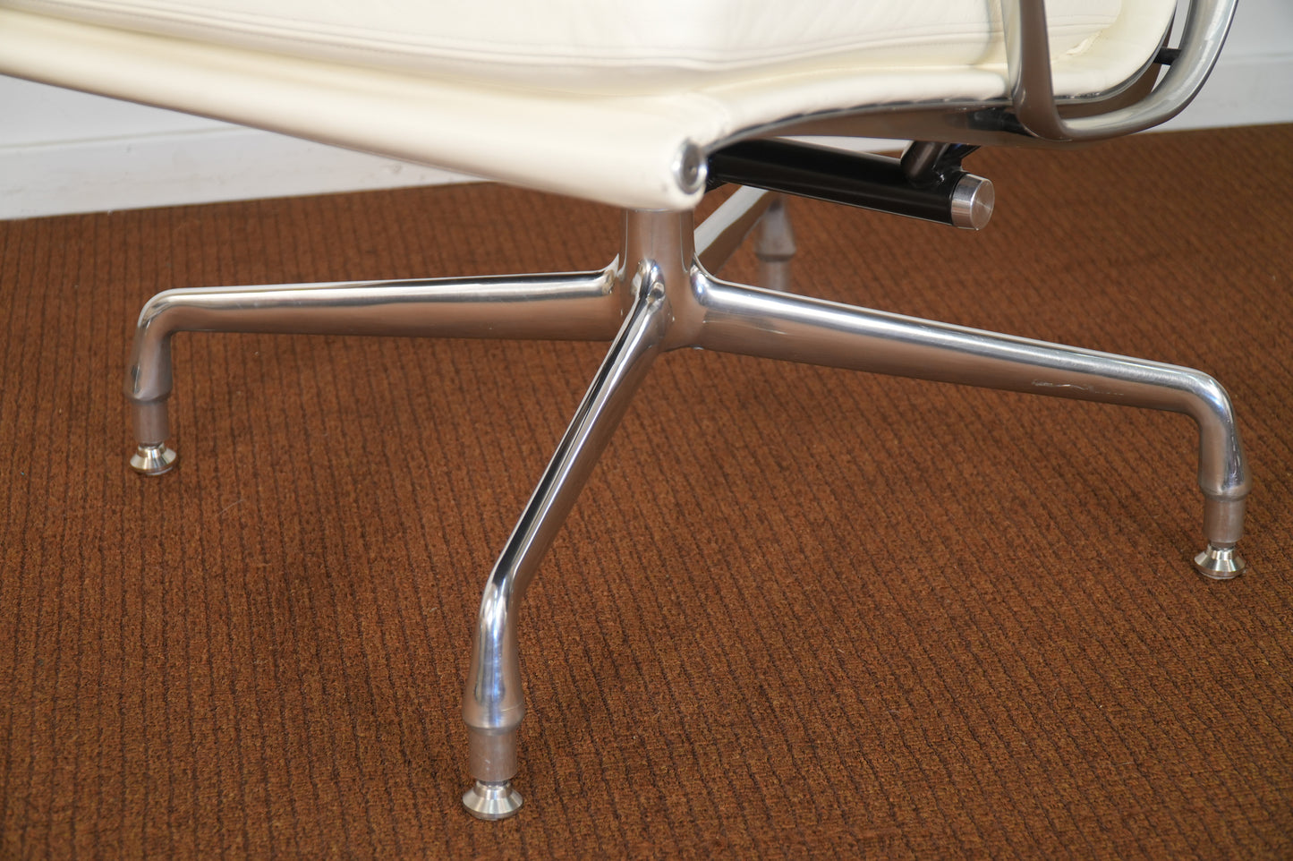 Eames Aluminum Group Soft Pad High Back Lounge Chair and Ottoman Herman Miller 4 Pad