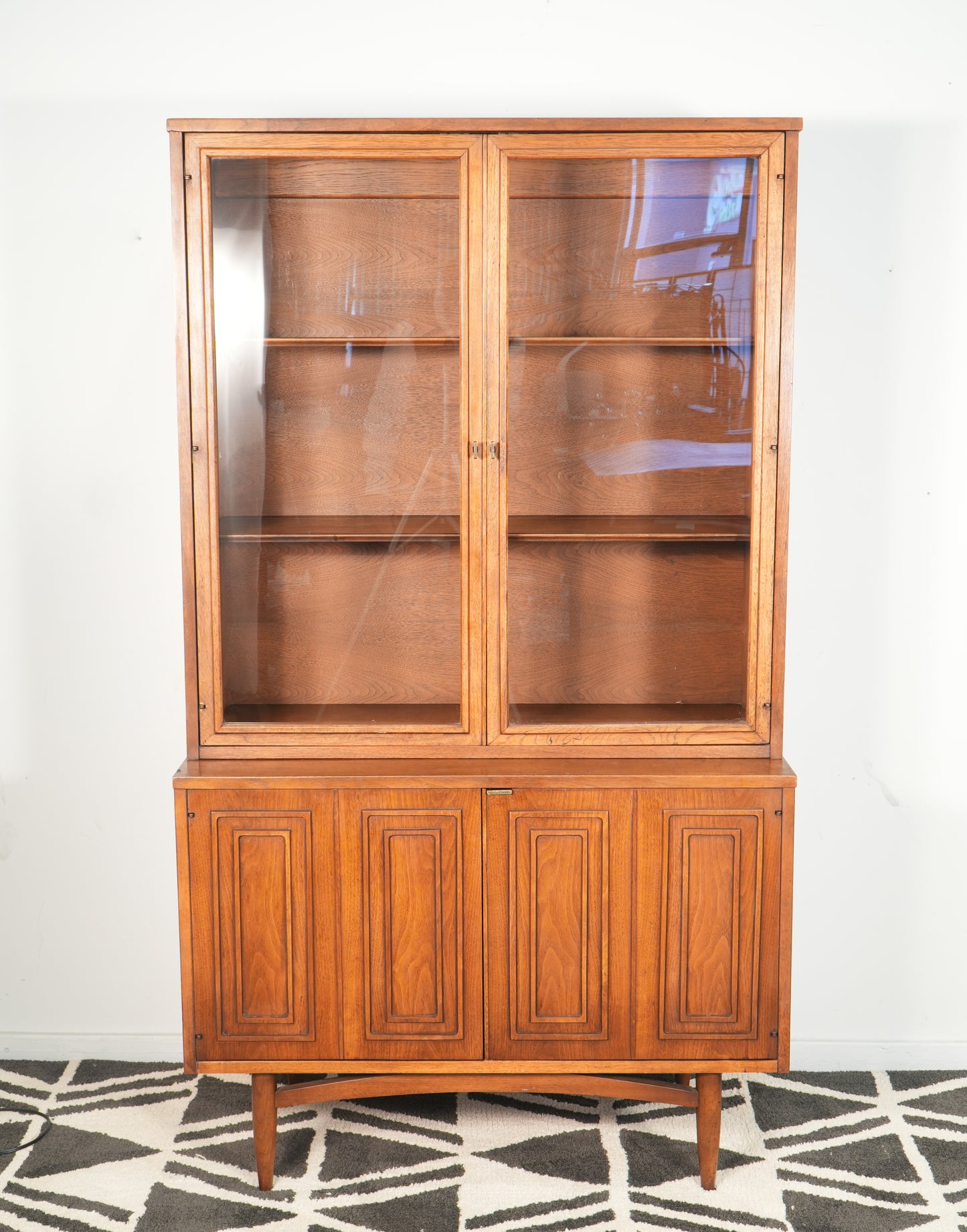 Broyhill Sculptra Mid-Century Sideboard Cabinet Hutch