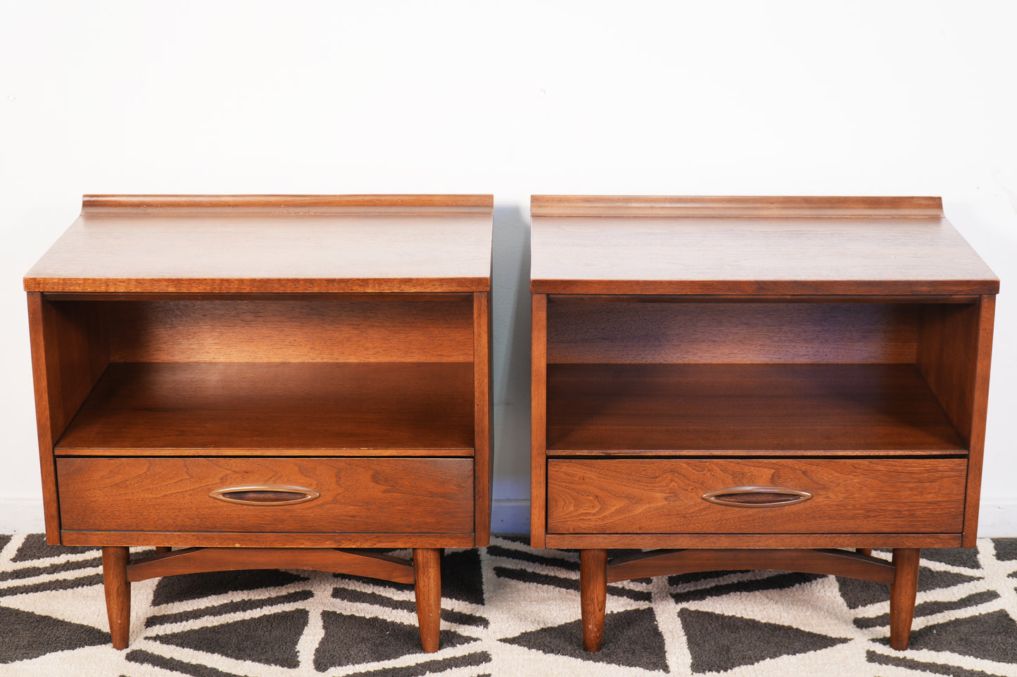 Pair Broyhill Sculptra Nightstands