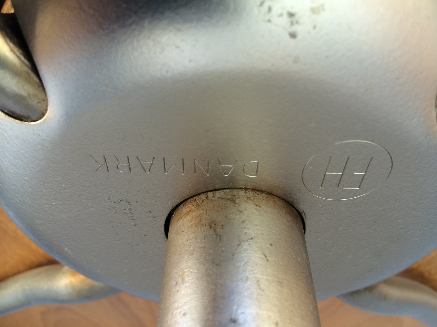 Arne Jacobsen Series 7 Swivel Chair
