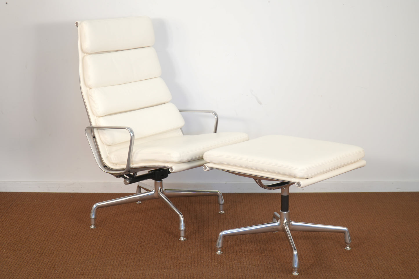 Eames Aluminum Group Soft Pad High Back Lounge Chair and Ottoman Herman Miller 4 Pad