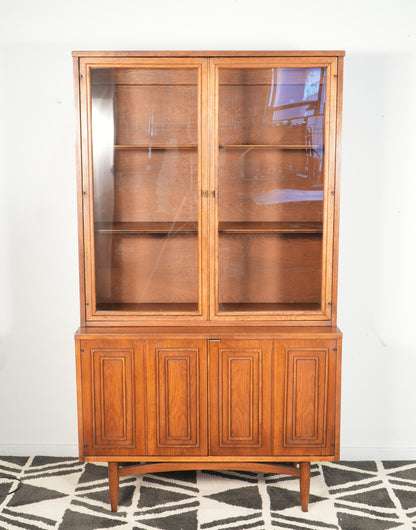 Broyhill Sculptra Mid-Century Sideboard Cabinet Hutch