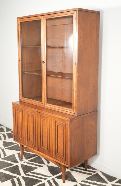 Broyhill Sculptra Mid-Century Sideboard Cabinet Hutch
