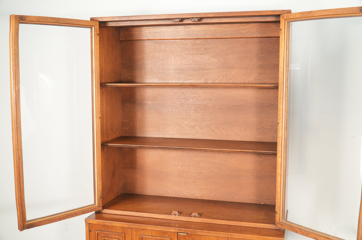 Broyhill Sculptra Mid-Century Sideboard Cabinet Hutch