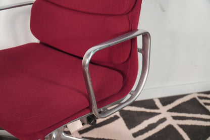 Eames for Herman Miller Aluminum Group Soft Pad Management Chair