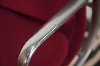 Eames for Herman Miller Aluminum Group Soft Pad Management Chair