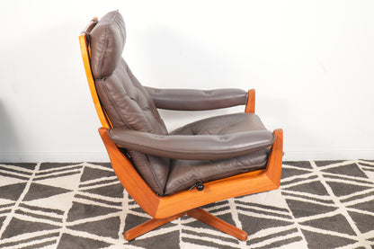 Pair Leather and Teak Reclining Armchairs with Ottoman by Lied Mobler Norway