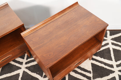 Pair Broyhill Sculptra Nightstands