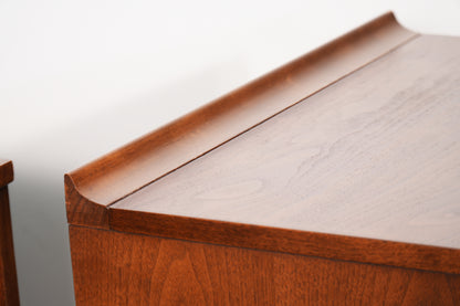 Pair Broyhill Sculptra Nightstands