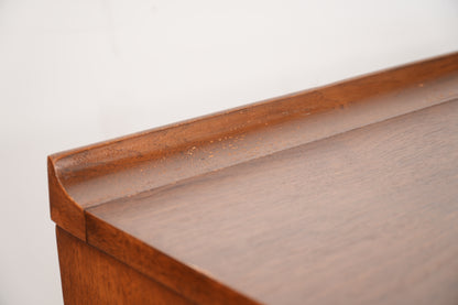 Pair Broyhill Sculptra Nightstands