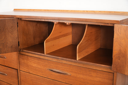 Broyhill Sculptra "Magna" 8-Drawer Dresser