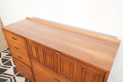 Broyhill Sculptra "Magna" 8-Drawer Dresser