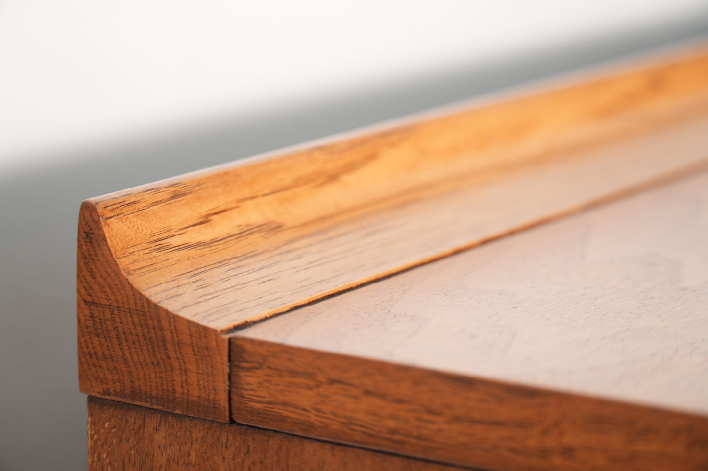 Broyhill Sculptra "Magna" 8-Drawer Dresser