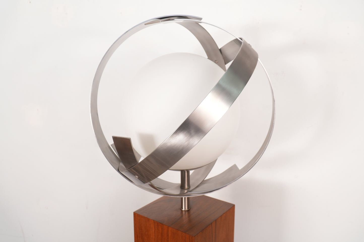 Laurel Lamp Co. Saturn Globe Aluminum Floor Lamp Walnut Base