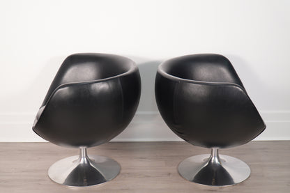 Pair Overman Pod Chairs