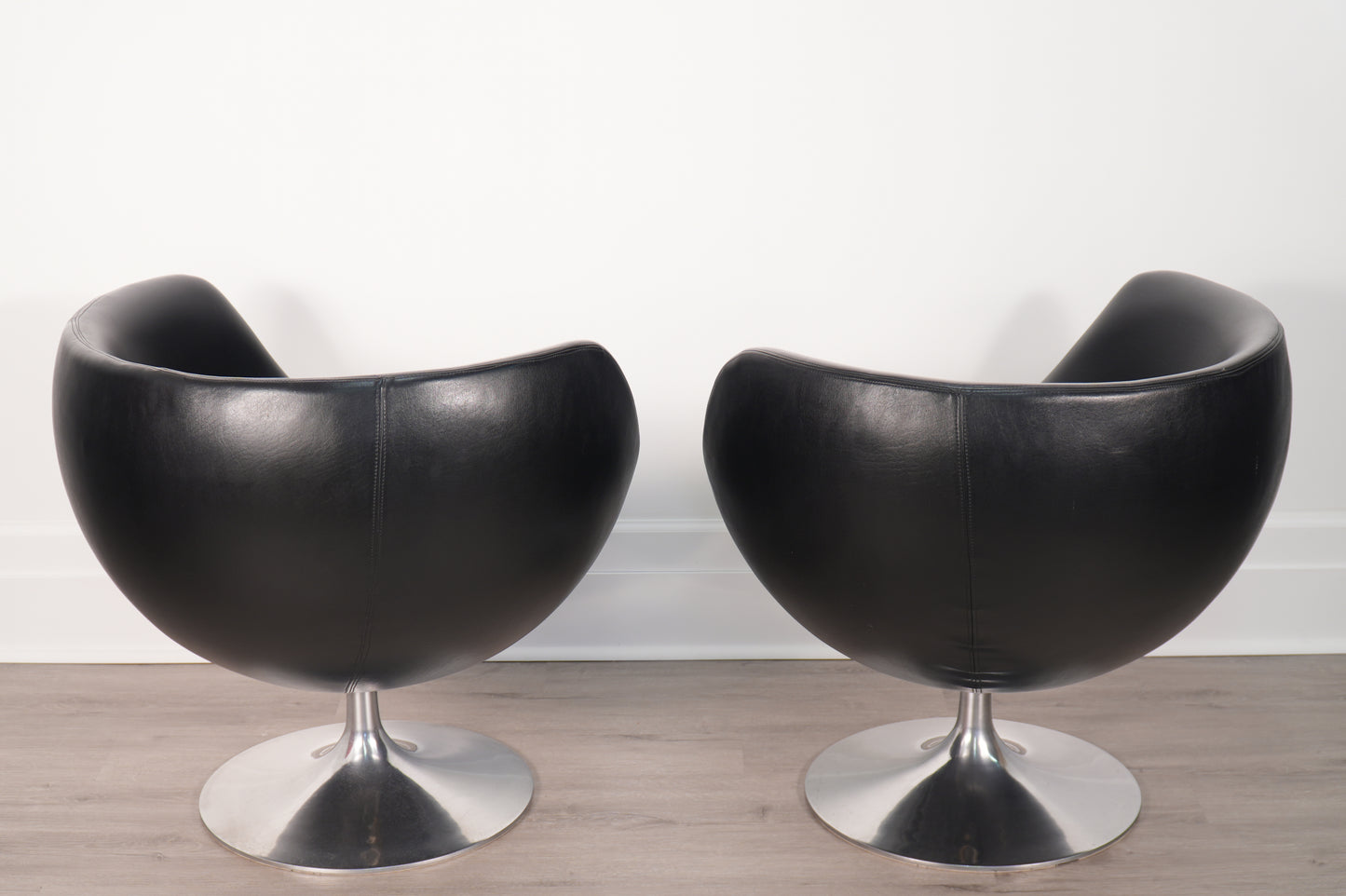 Pair Overman Pod Chairs