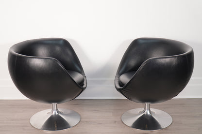 Pair Overman Pod Chairs