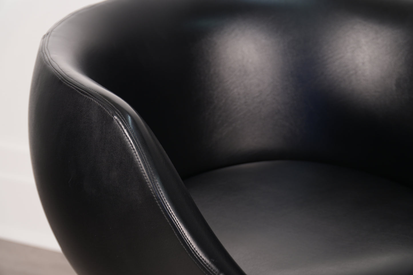 Pair Overman Pod Chairs