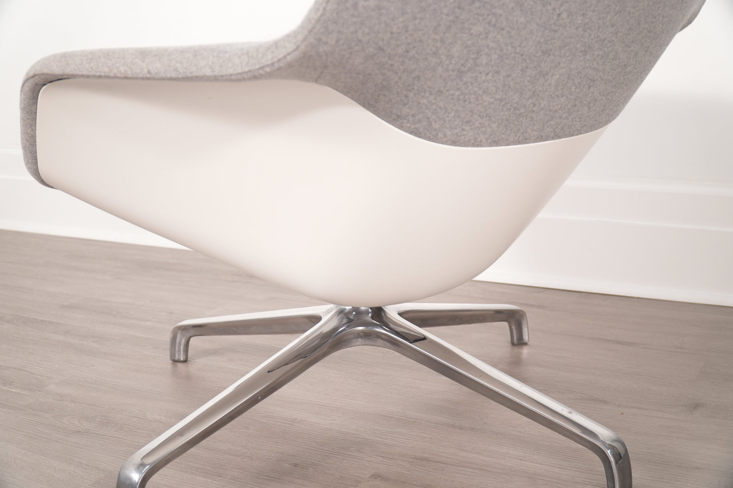 Herman Miller Striad Mid Back Gray Wool 2020