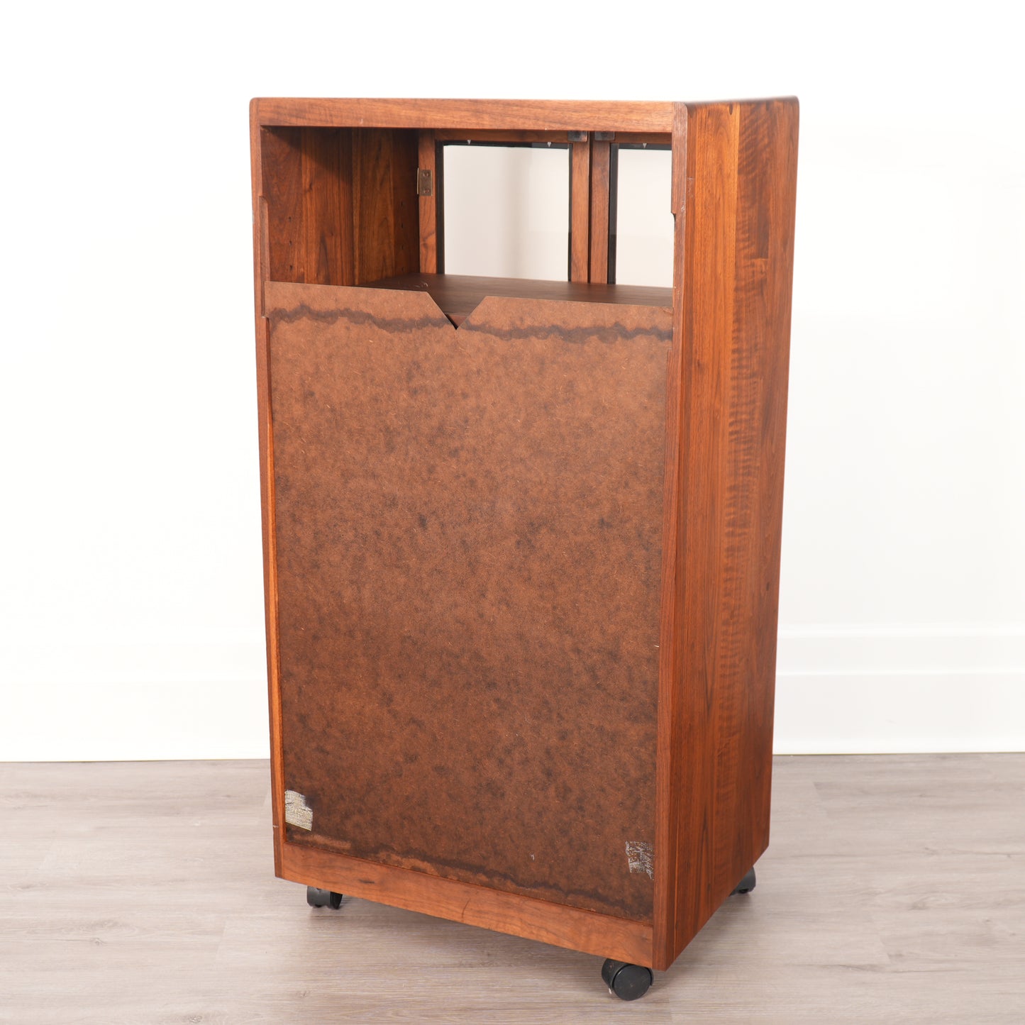 Vintage Sonrise Audio Systems Solid Walnut Stereo HiFi Storage Component Cabinet