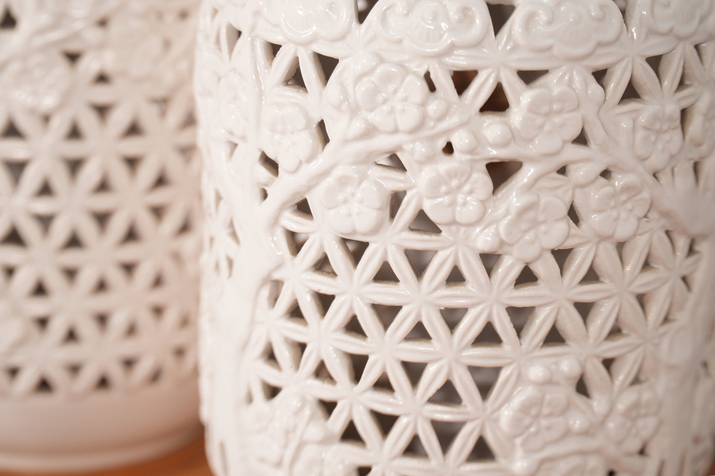 Pair Blanc De Chine Porcelain Table Lamps Hollywood Regency - Japan