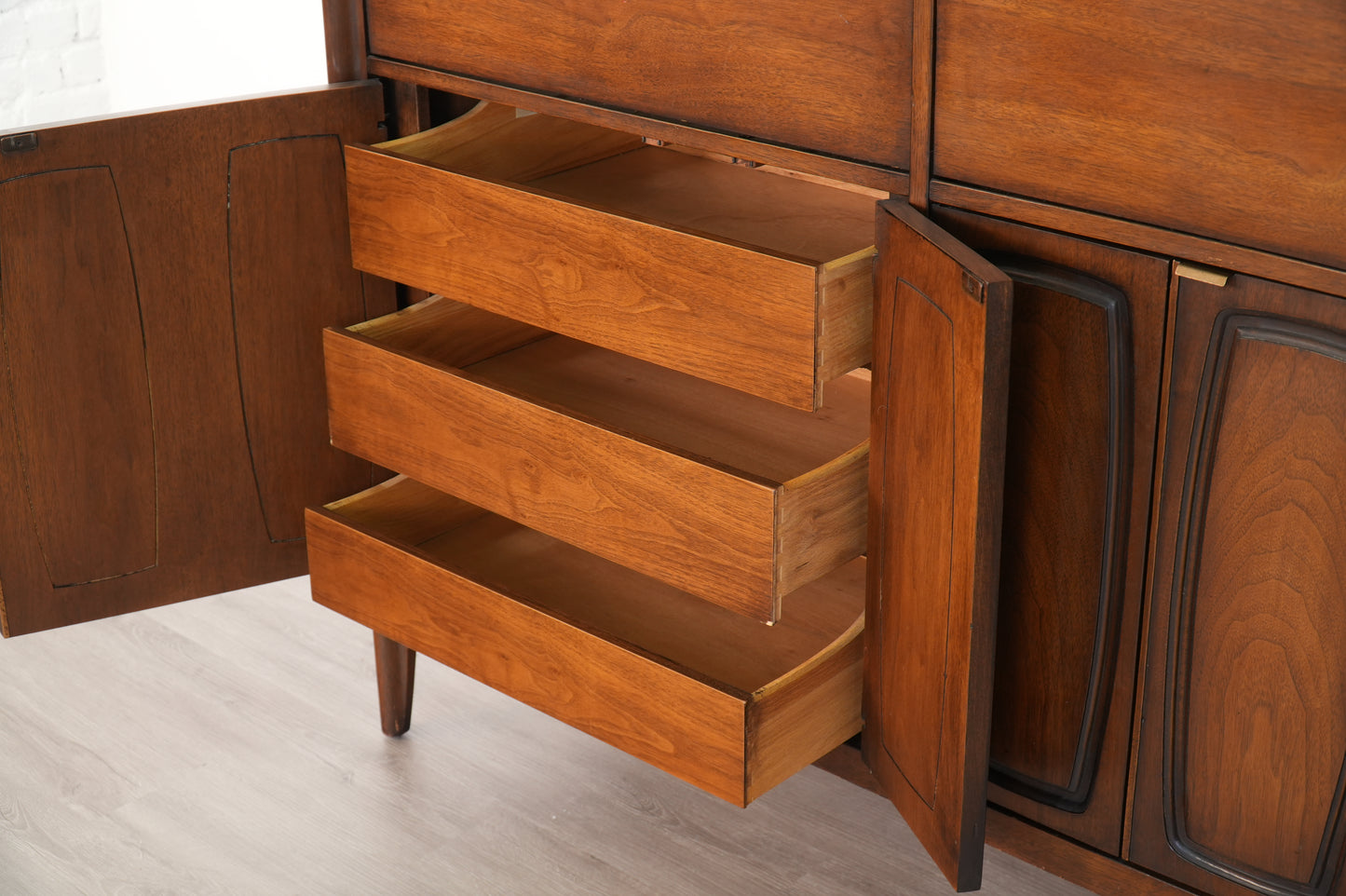 Broyhill Emphasis "Butler's Pantry" Bar Cabinet