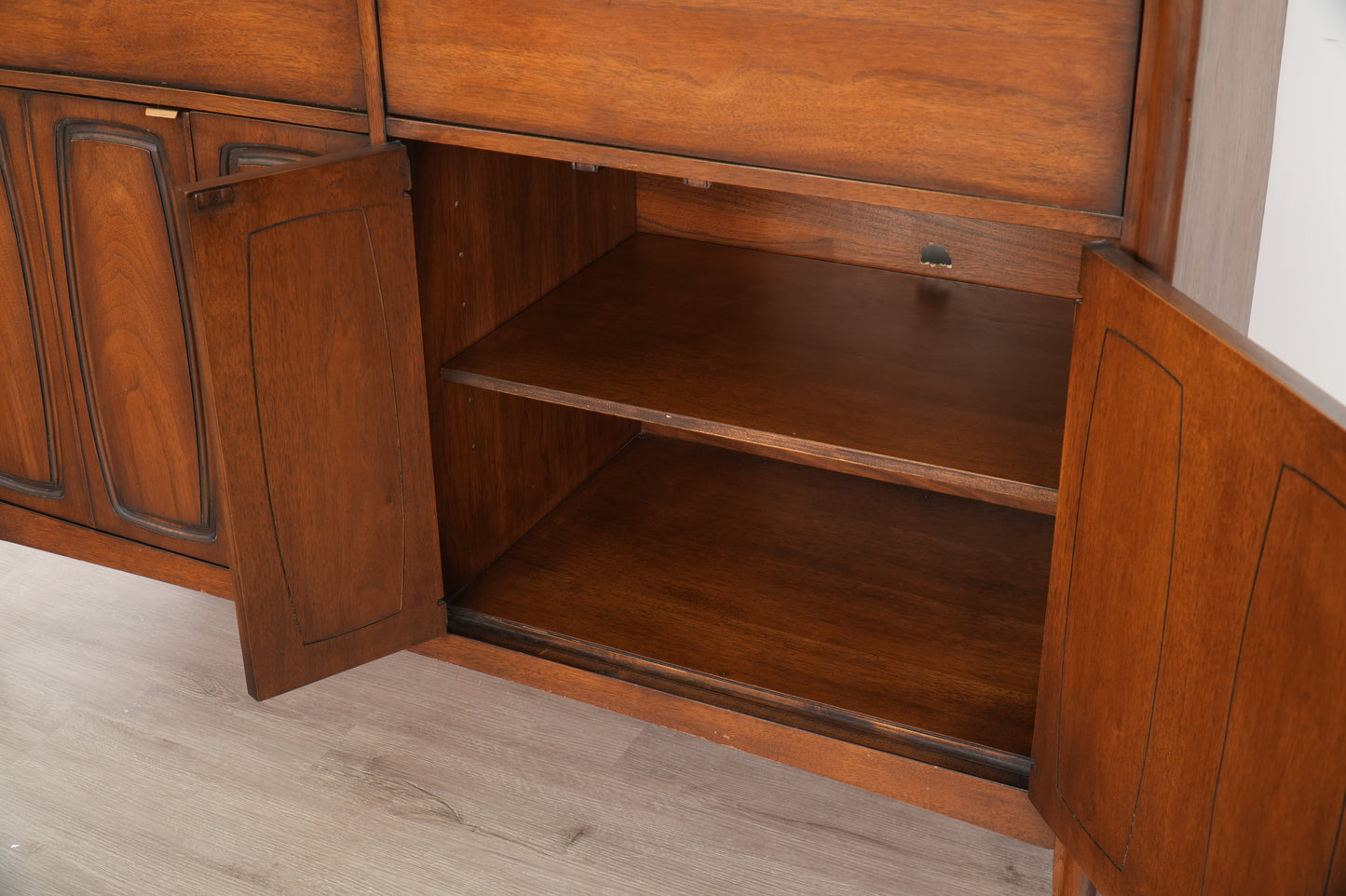 Broyhill Emphasis "Butler's Pantry" Bar Cabinet