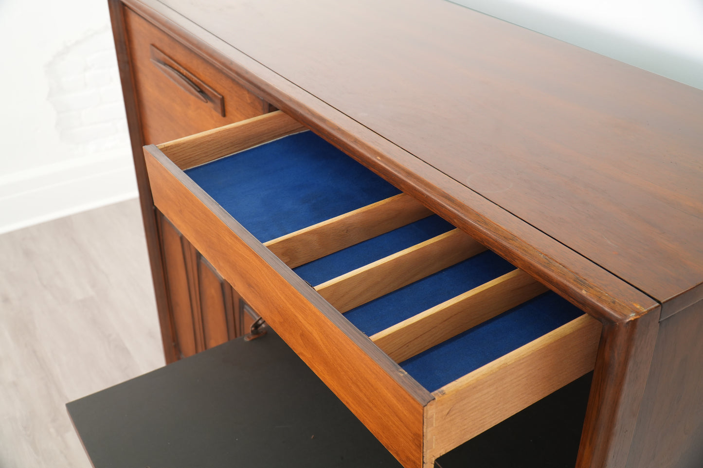 Broyhill Emphasis "Butler's Pantry" Bar Cabinet