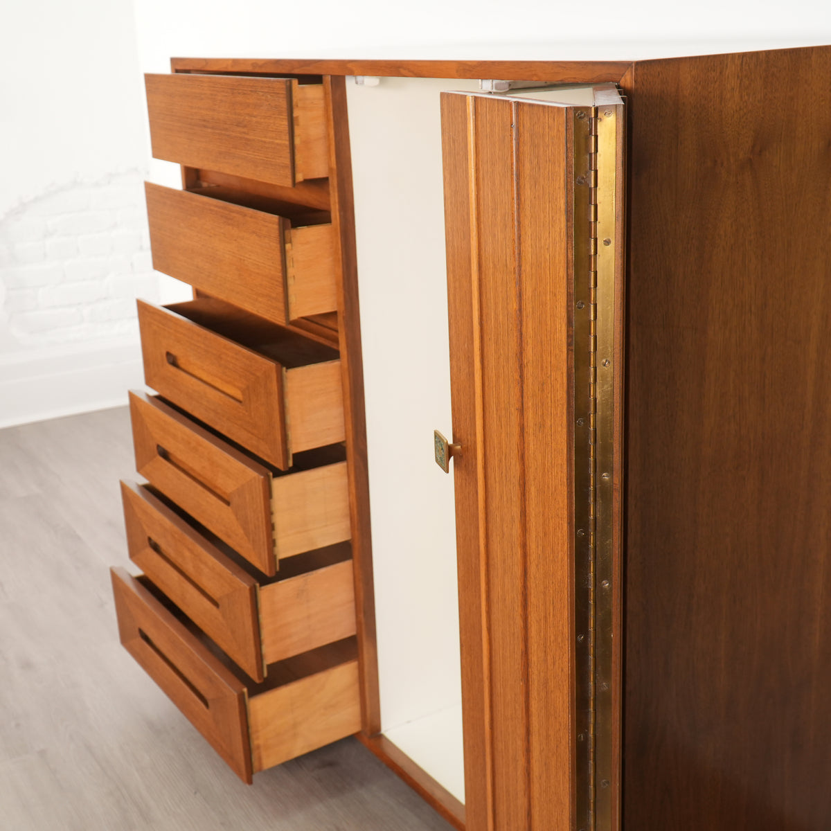 1960s American of Martinsville 6-Drawer Gentleman's Chest