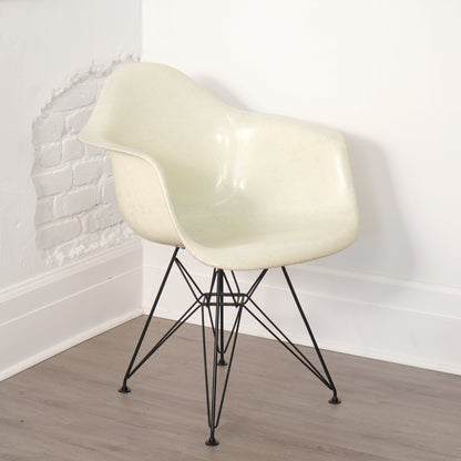1st Generation Eames Eiffel Base Shell Chair Rope Edge