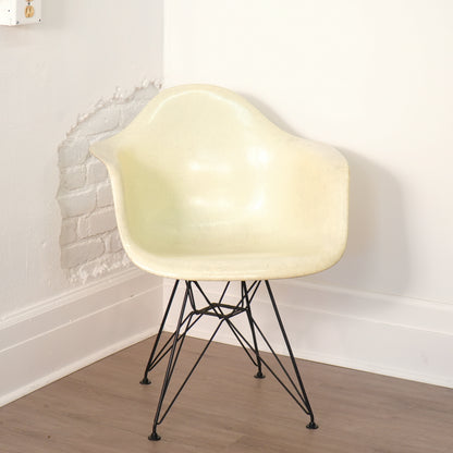 1st Generation Eames Eiffel Base Shell Chair Rope Edge Parchment