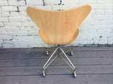Arne Jacobsen Series 7 Swivel  Chair